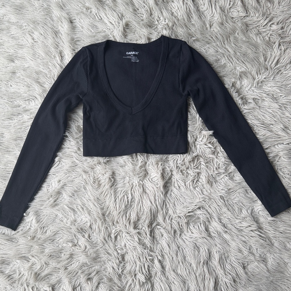 Garage Black V-Neck Long Sleeve Crop Top